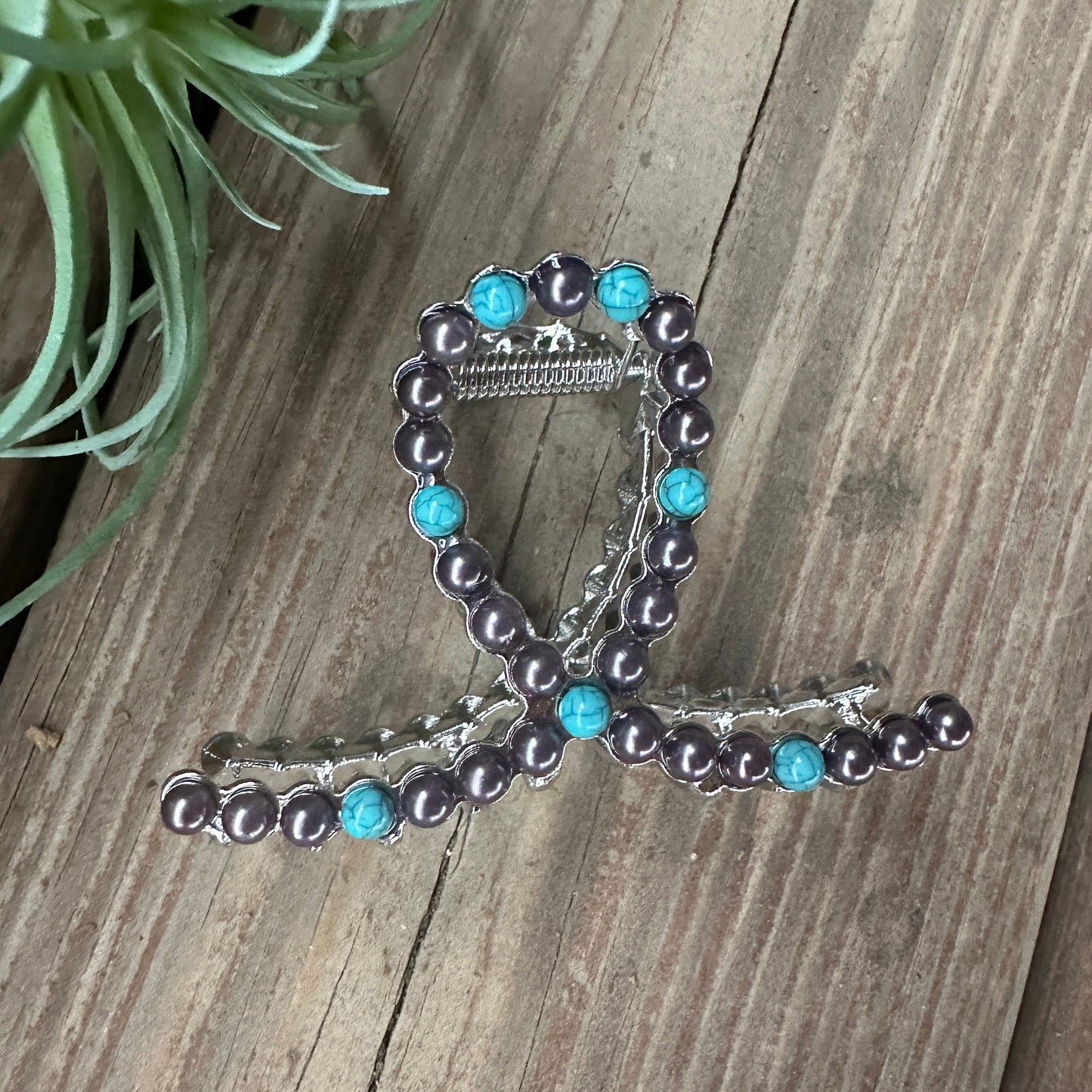 Smaller pearls hair clip-5 stone and faux pearls