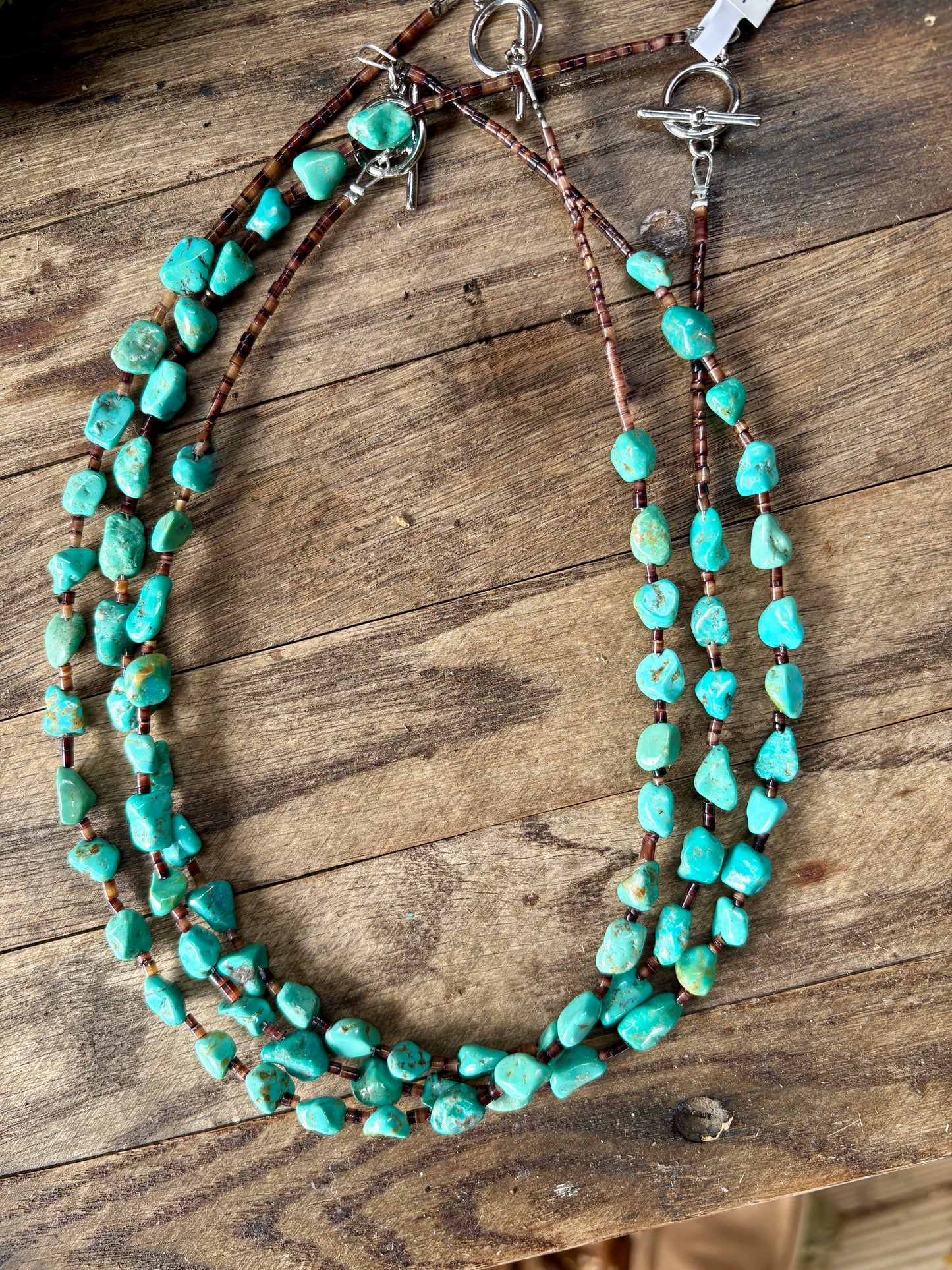 19" Turquoise and Shell Necklace – Bright Natural Stones