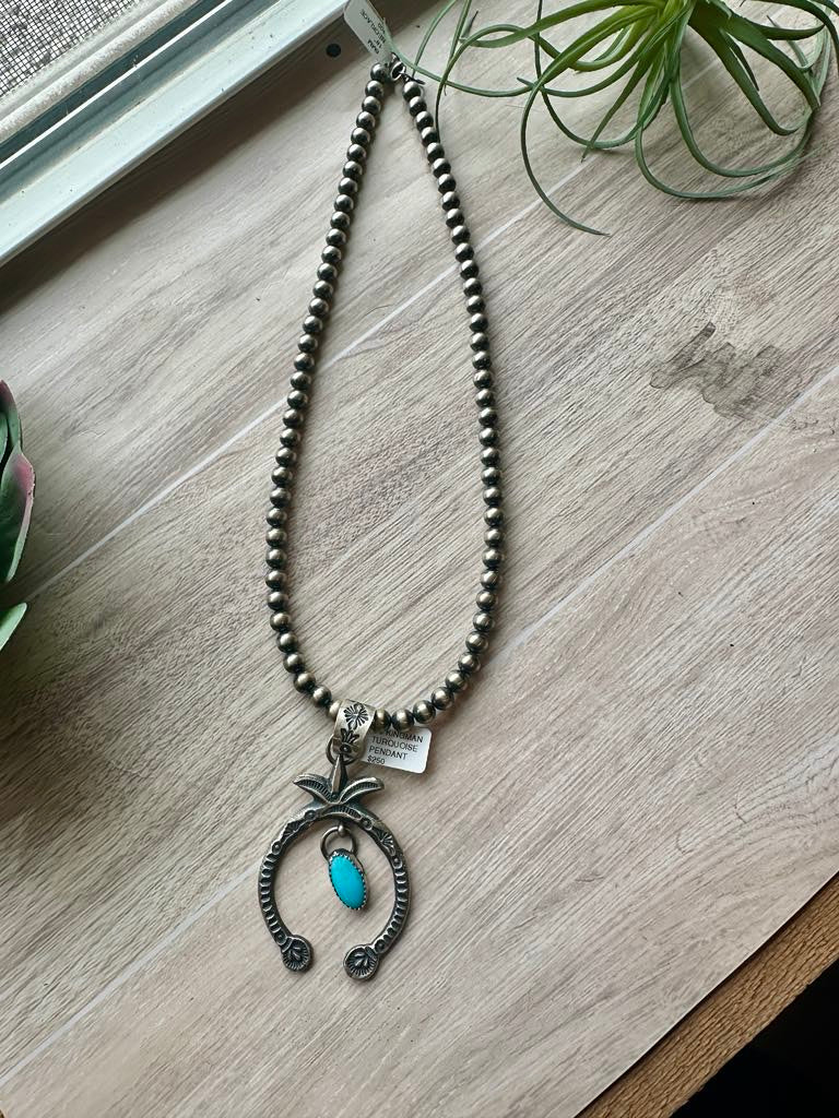 Naja Pendant