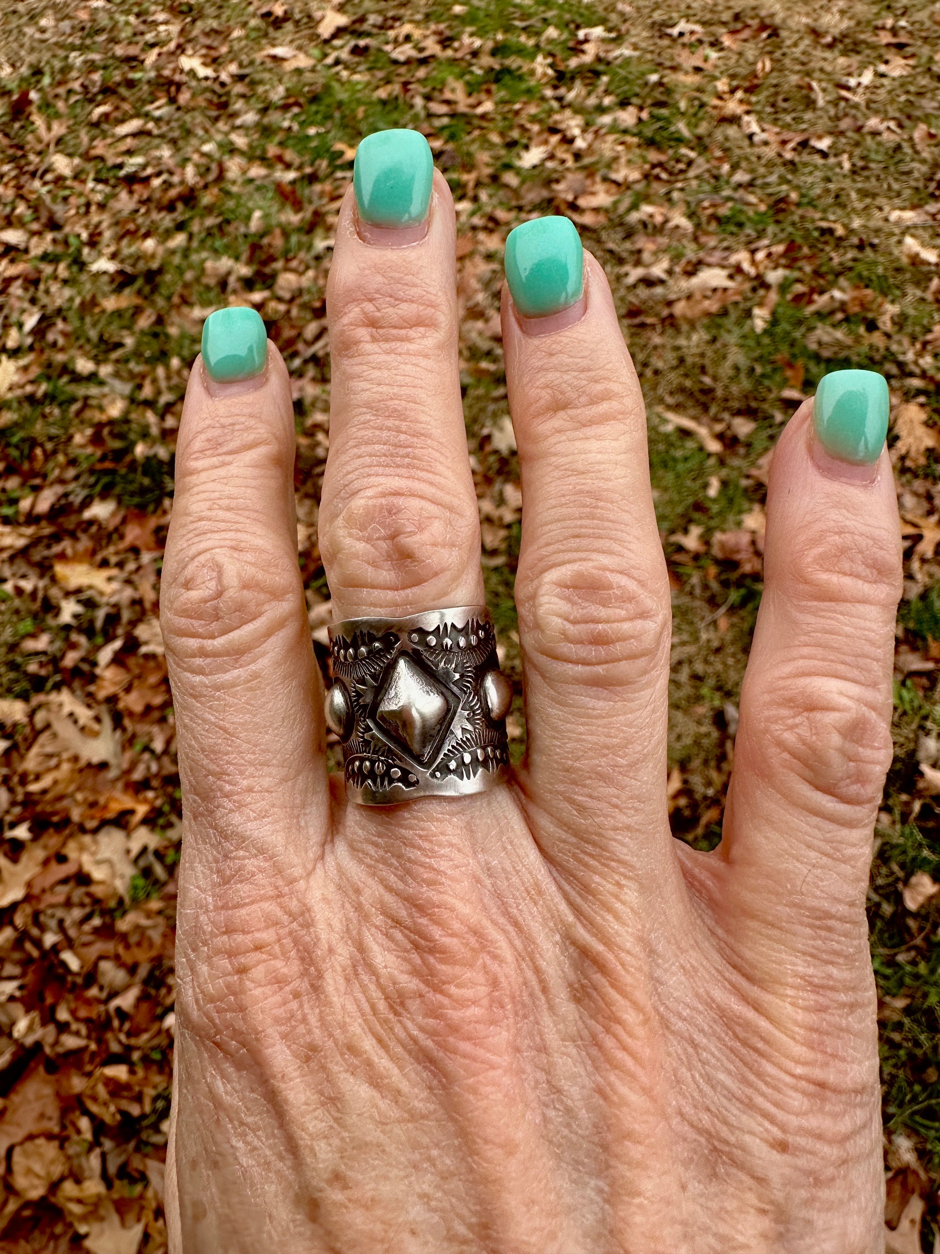 Sunshine Reeves Ring – Rafter JE Traders