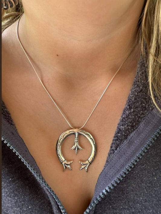 Naja Pendant