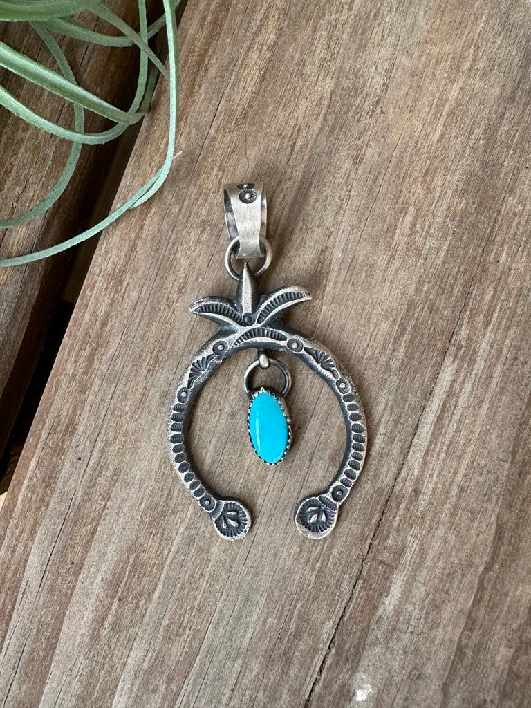 Naja Pendant