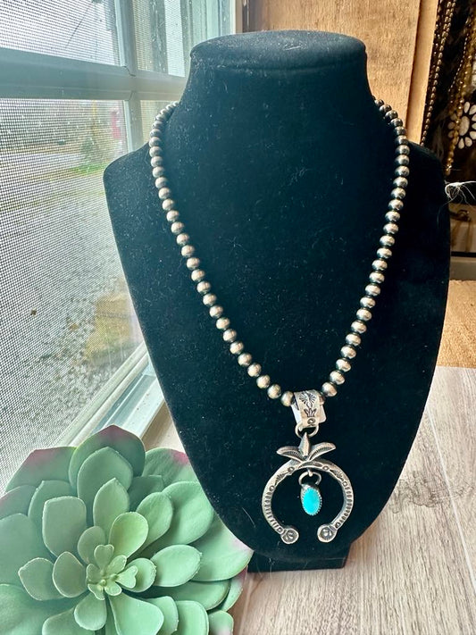 Naja Pendant